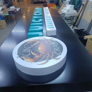 Litere Volumetrice cu Logo │ Reclama Luminoasa Pentru Firma
