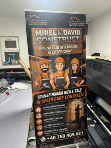 un roll up banner de constructii